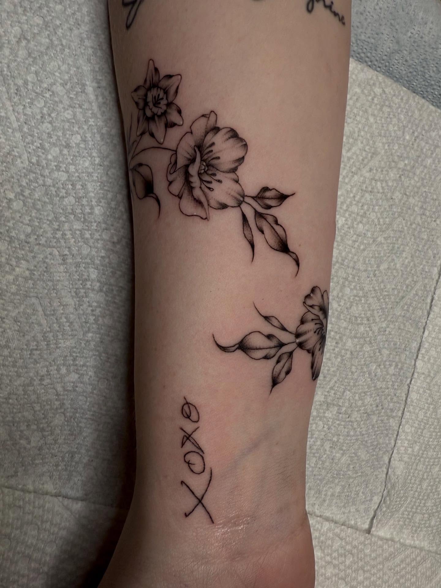 Tattoo by @inkedbykz — black_and_grey