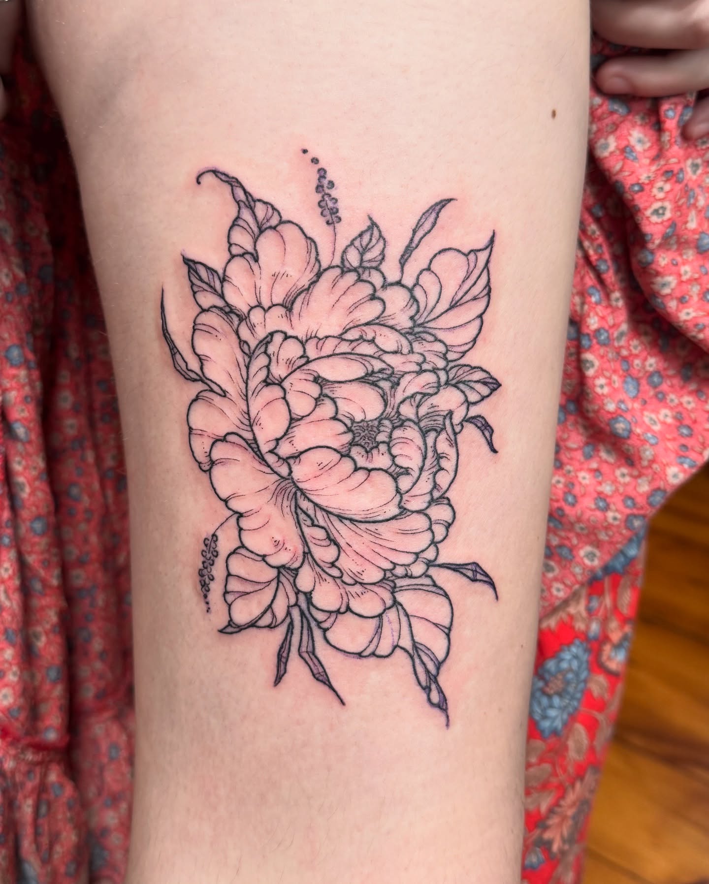 Peony bouquet black and grey tattoo on the thigh by Rebeka Chase [Sobodacha]