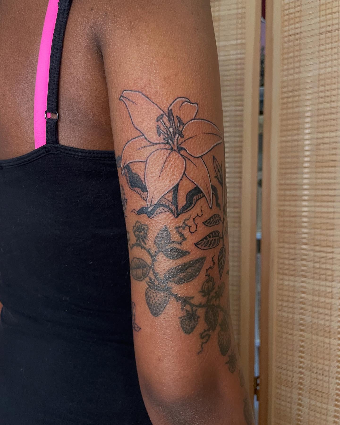 Tattoo by @forever.scabs — black_and_grey