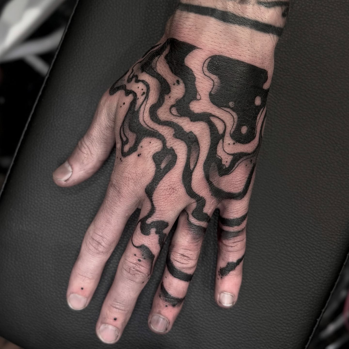 Abstract waves black and grey tattoo on the hand by โ๏ธ ๐๐ป๐ธ๐ธ๐ด๐ฎ๐ต๐ต๐ฎ ๐๐ธ๐ถ๐ซ๐ผ๐ฑ๐ฎ๐ต๐ต๐ฎ โ๏ธ