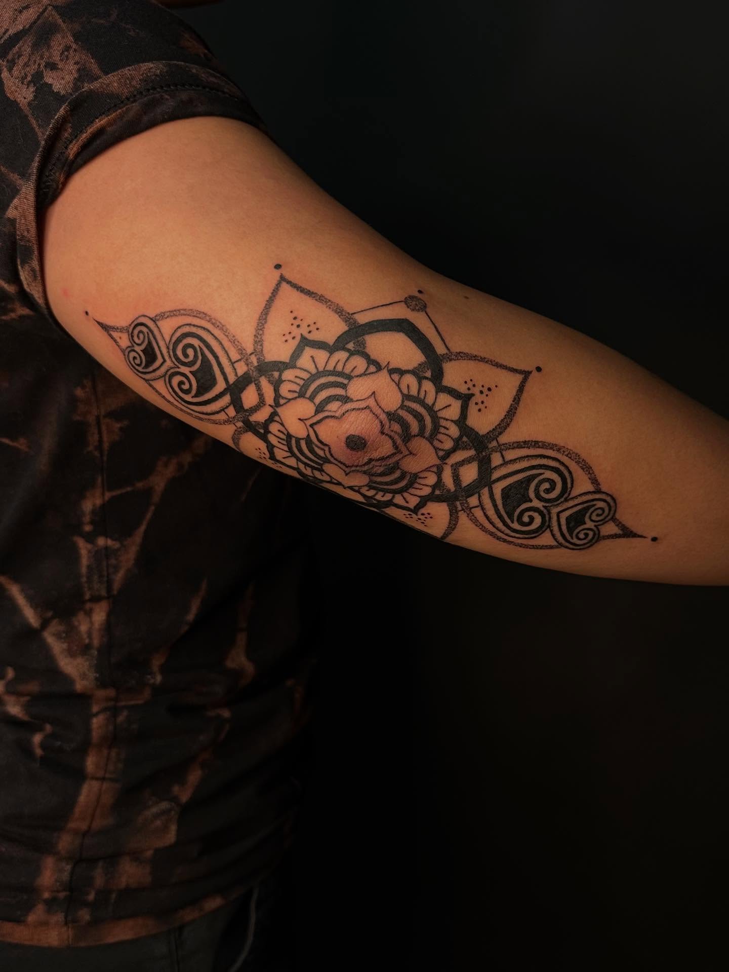 Floral mandala black and grey tattoo on the forearm by Kerusha (Bay Area Tattoo Artist)