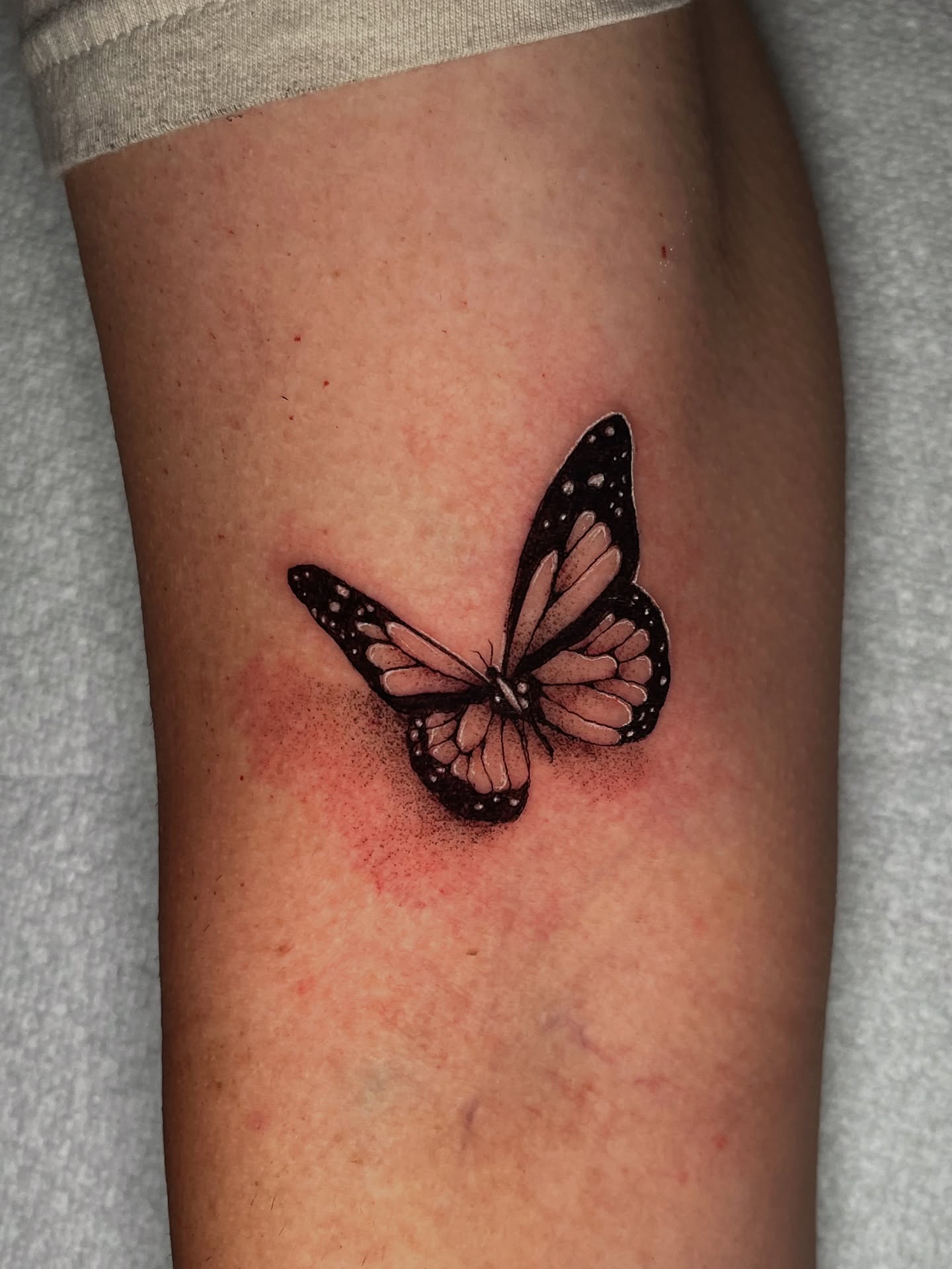 Tattoo by @cante_ink_ — dotwork