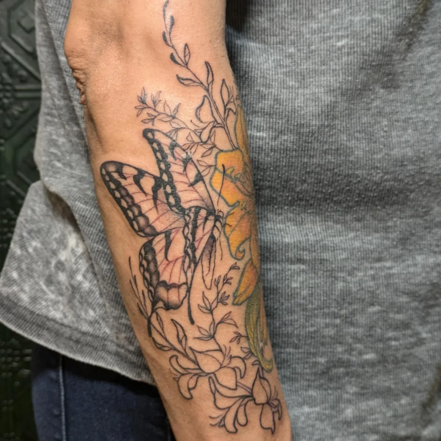 Tattoo by @neonmoonink — black_and_grey