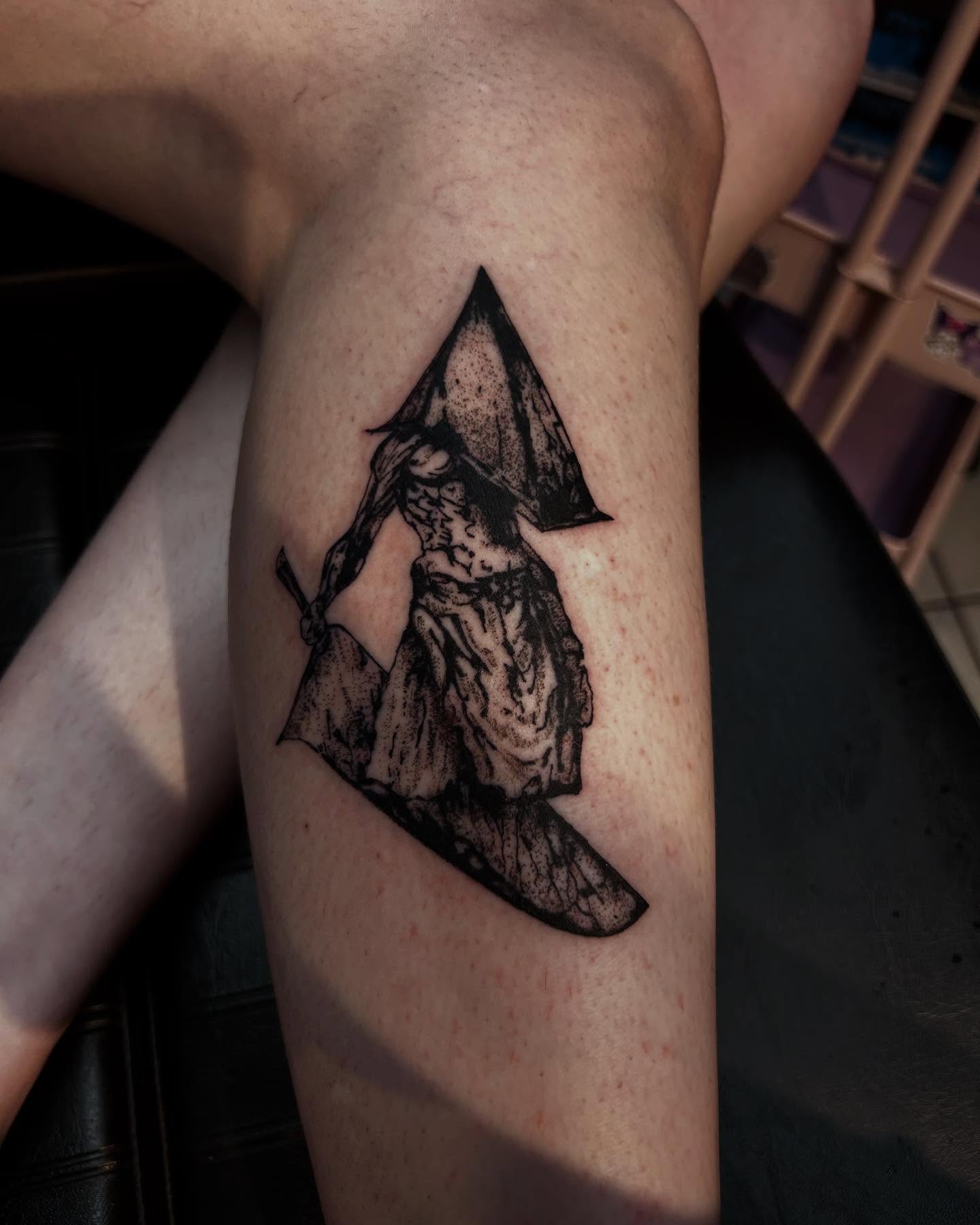 Tattoo by @maddiedoestattoos — black_and_grey