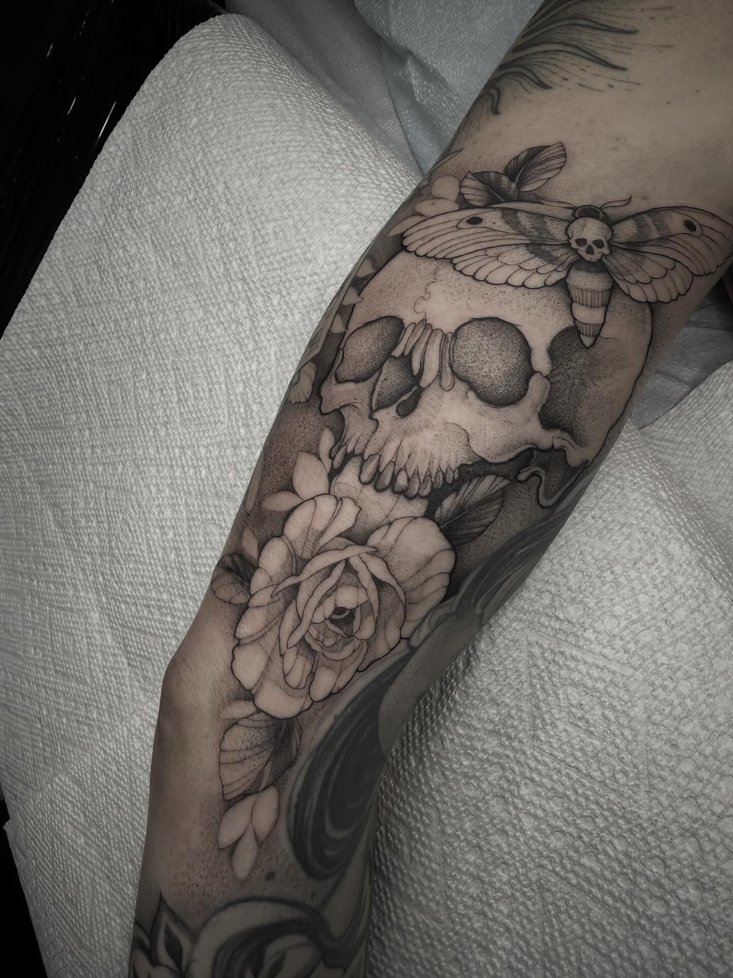 Tattoo by @cattblacktattoo β black_and_grey, realism