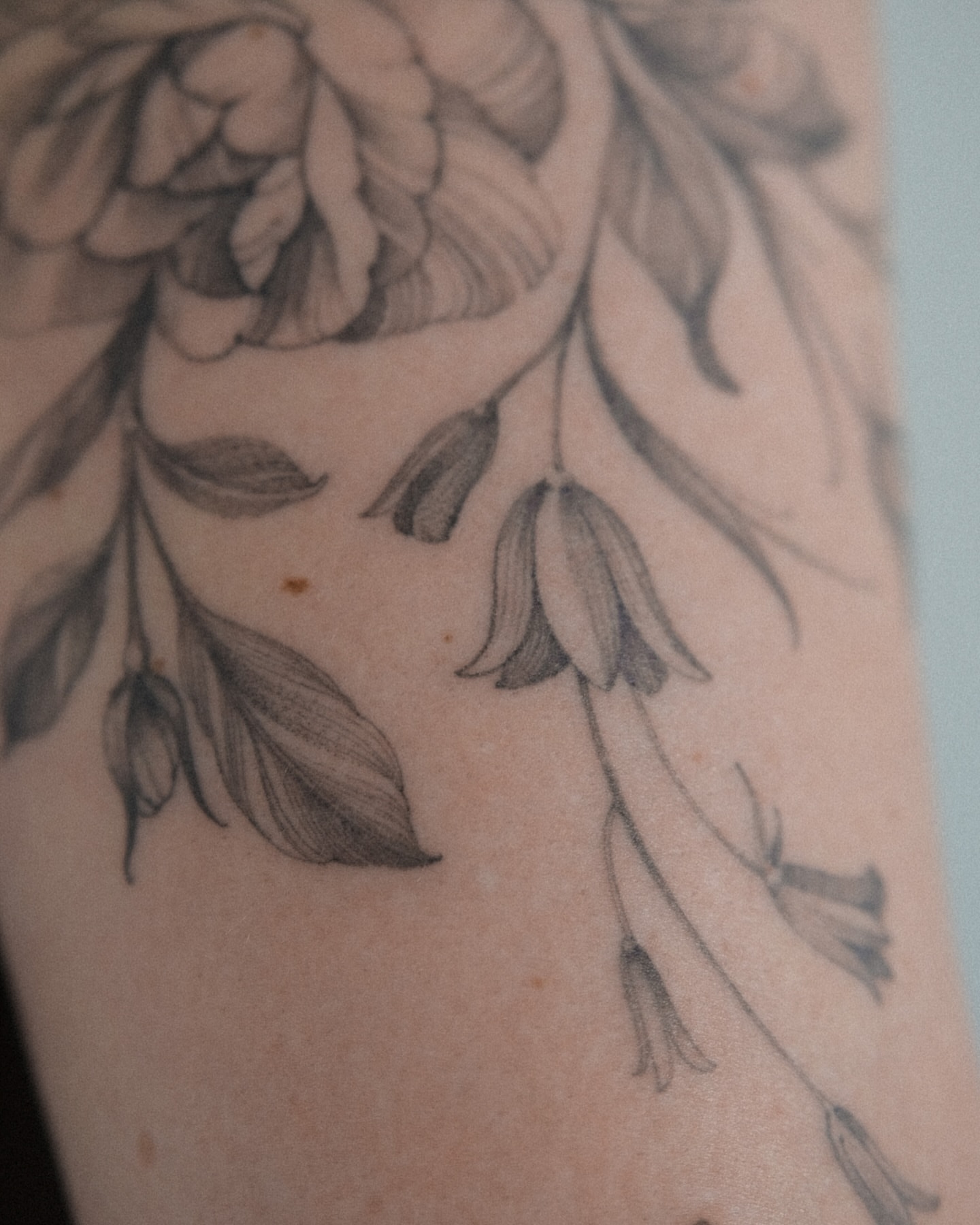 Tattoo by @yuyutattoo — black_and_grey