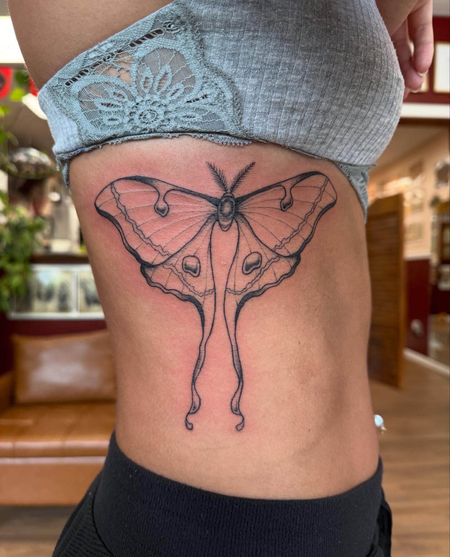 Tattoo by @raeofsunshine.tts — black_and_grey
