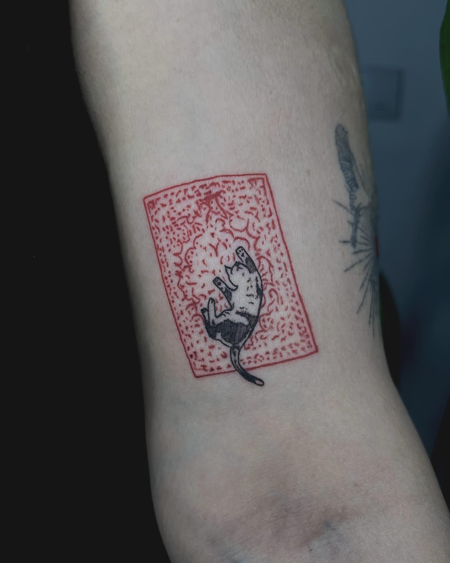 Tattoo by @sautattooo — dotwork