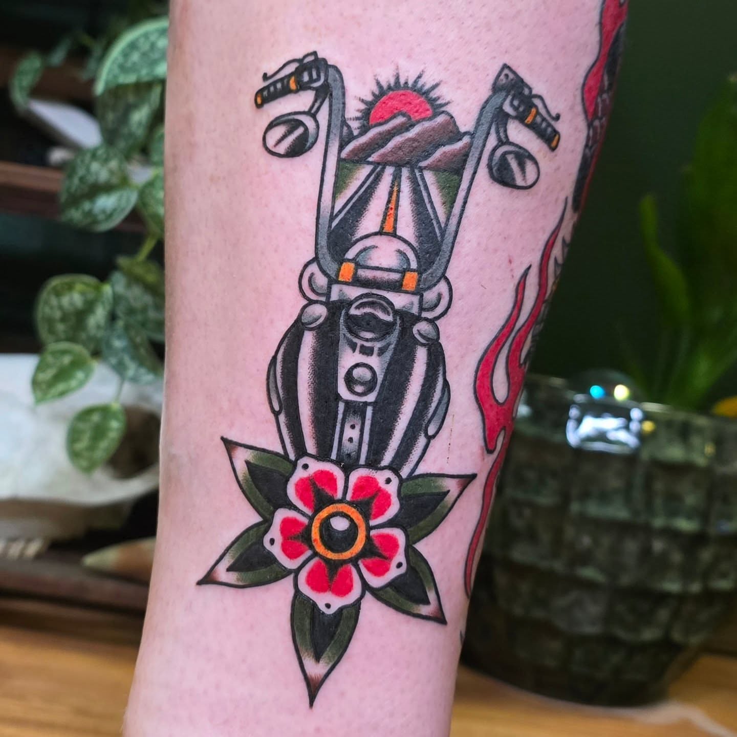 Tattoo by @fleurnoirestudio β american_traditional