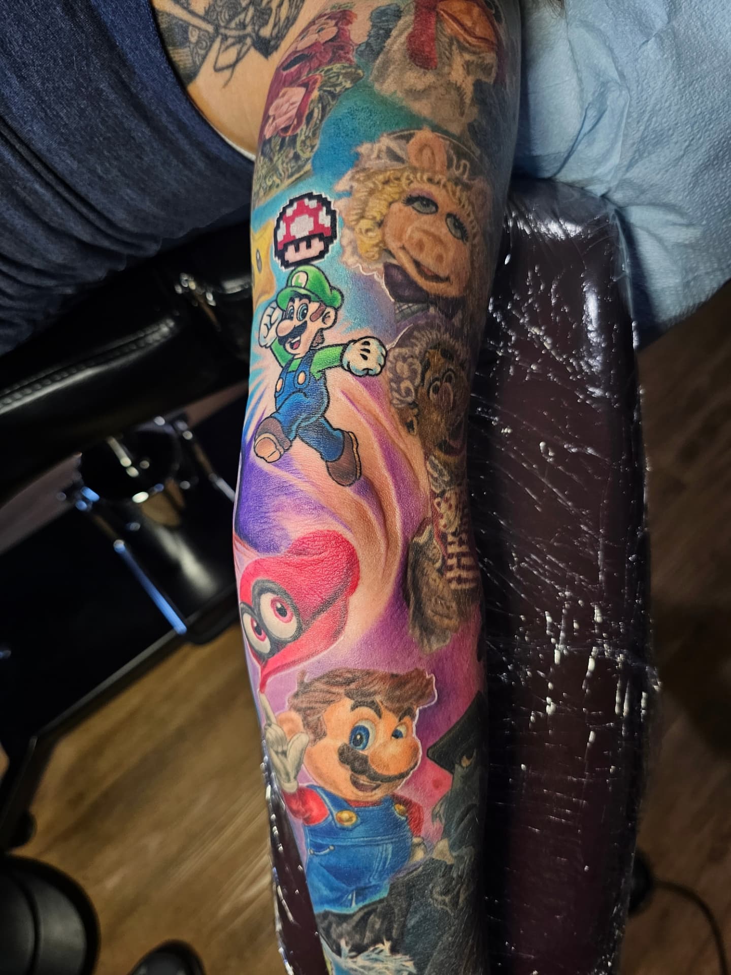 Tattoo by @billwhitejrtattoos — dotwork, realism