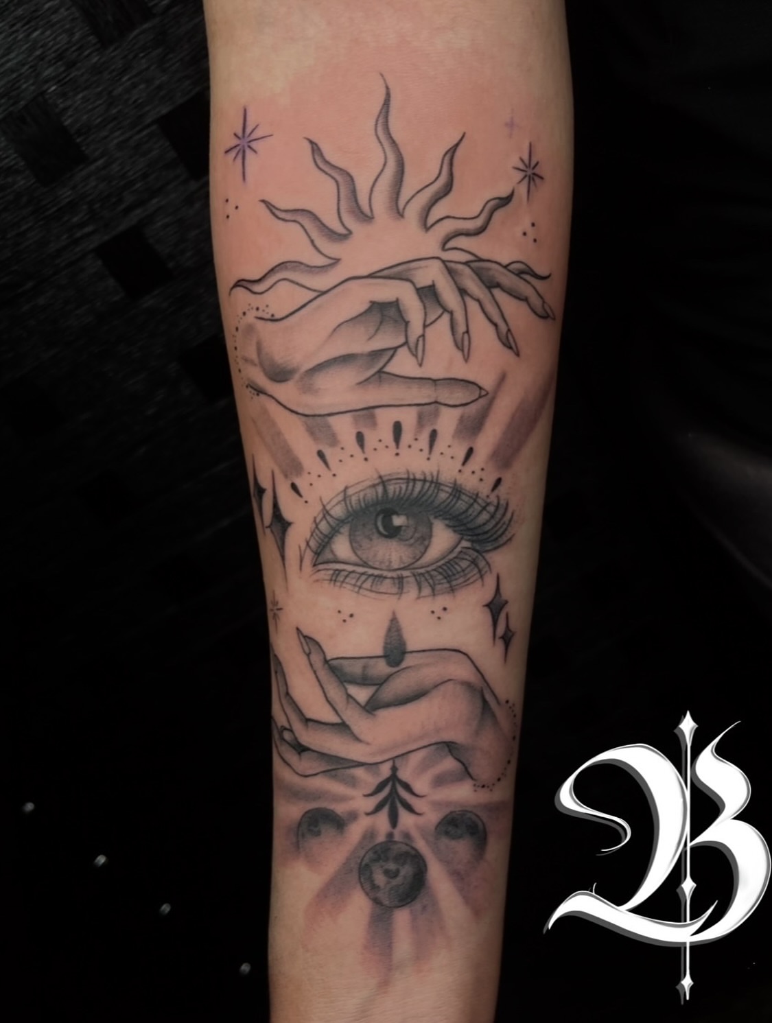 Tattoo by @ivybtatu β black_and_grey, dotwork
