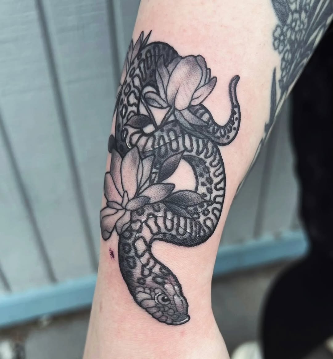 Tattoo by @wilweekleytattoos โ black_and_grey, realism