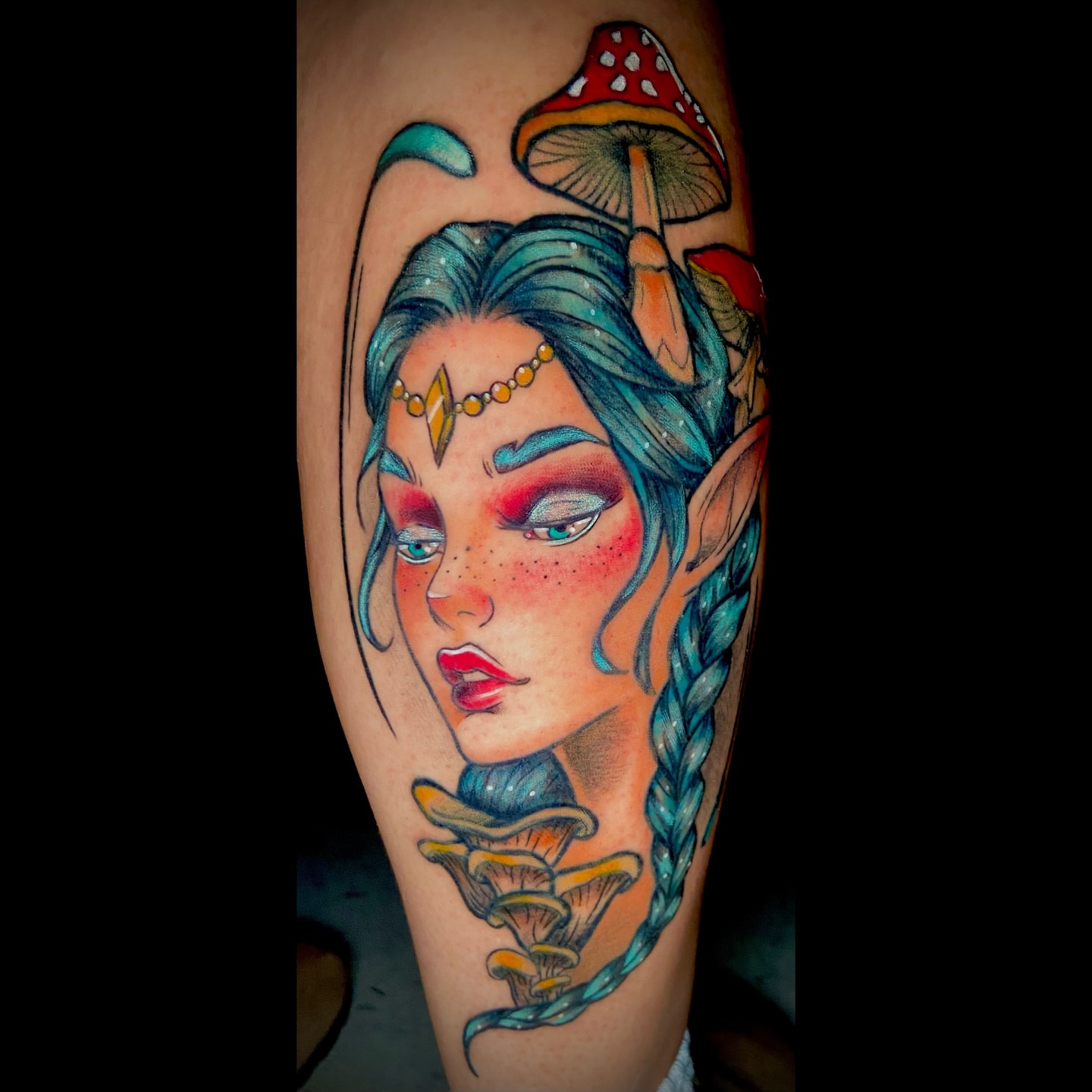 Tattoo by @figucciart — illustrative, dotwork