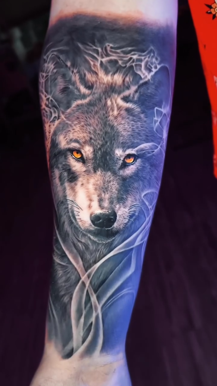 Wolf realism tattoo by Noelin Wheeler