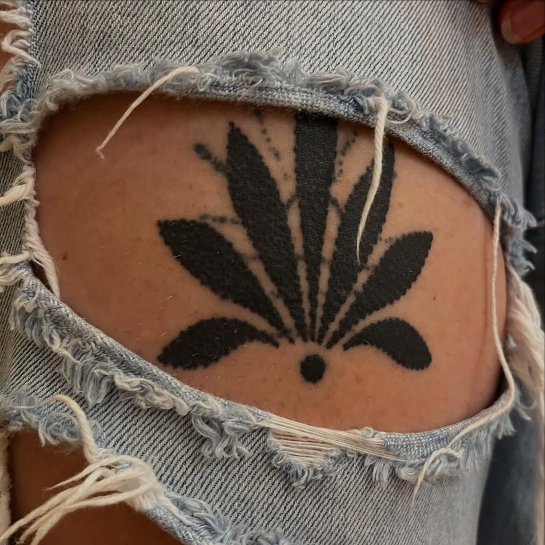 Tattoo by @f_u_z_z_z_z_ — blackwork