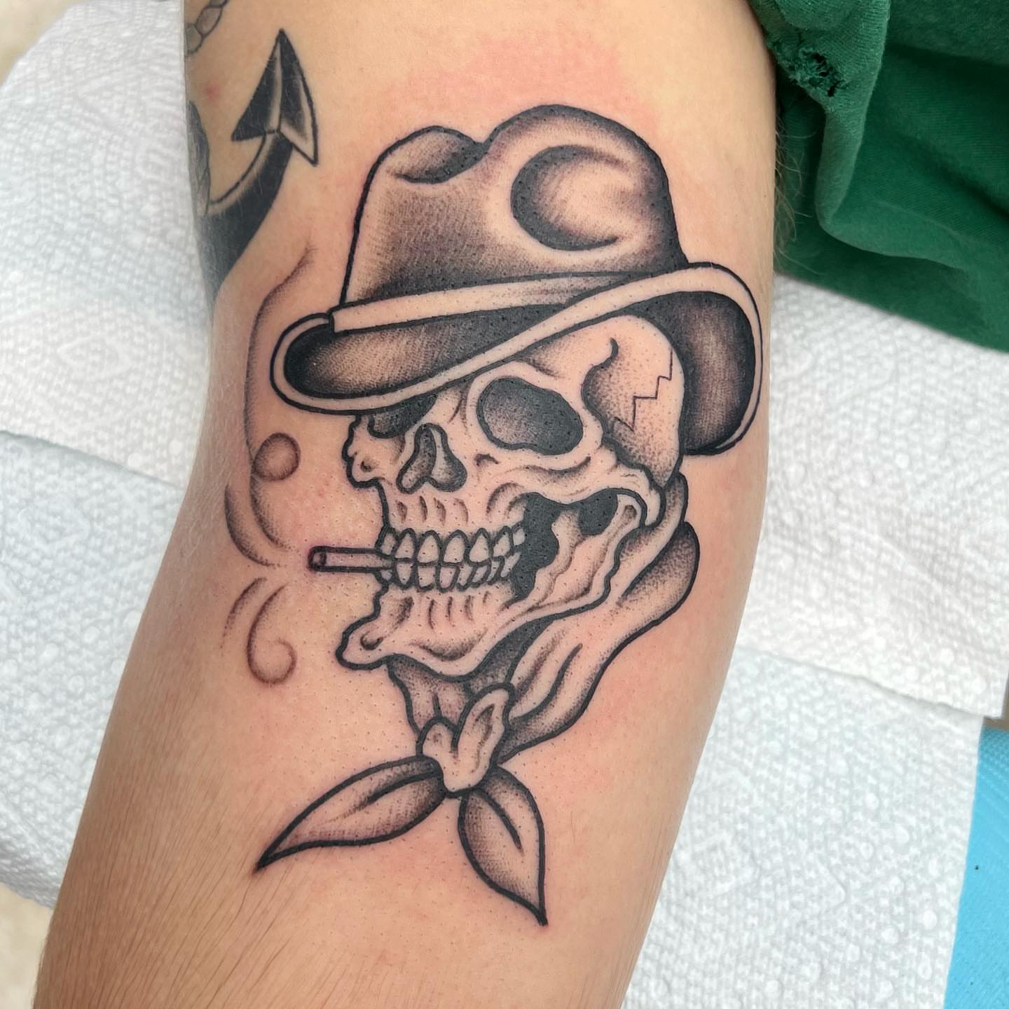 Tattoo by @carsonsmithtats — black_and_grey