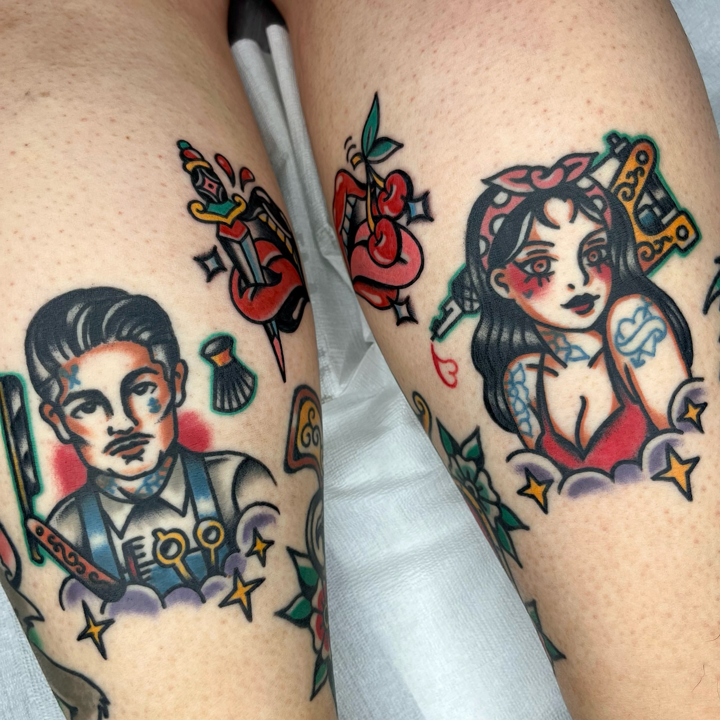 Barber shop American traditional tattoo on the thigh by 올드스쿨타투 레드립