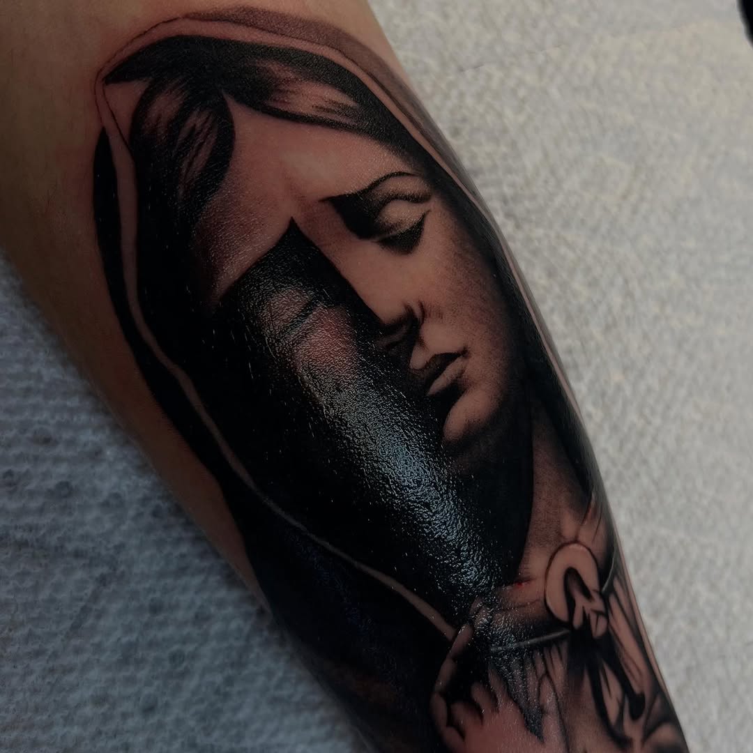 Tattoo by @whoiskaylacordova — realism, black_and_grey