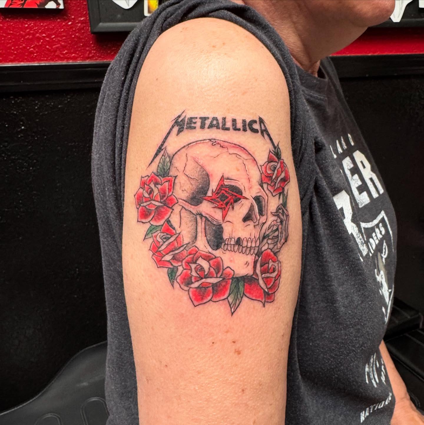 Tattoo by @angeltiburona — realism, dotwork
