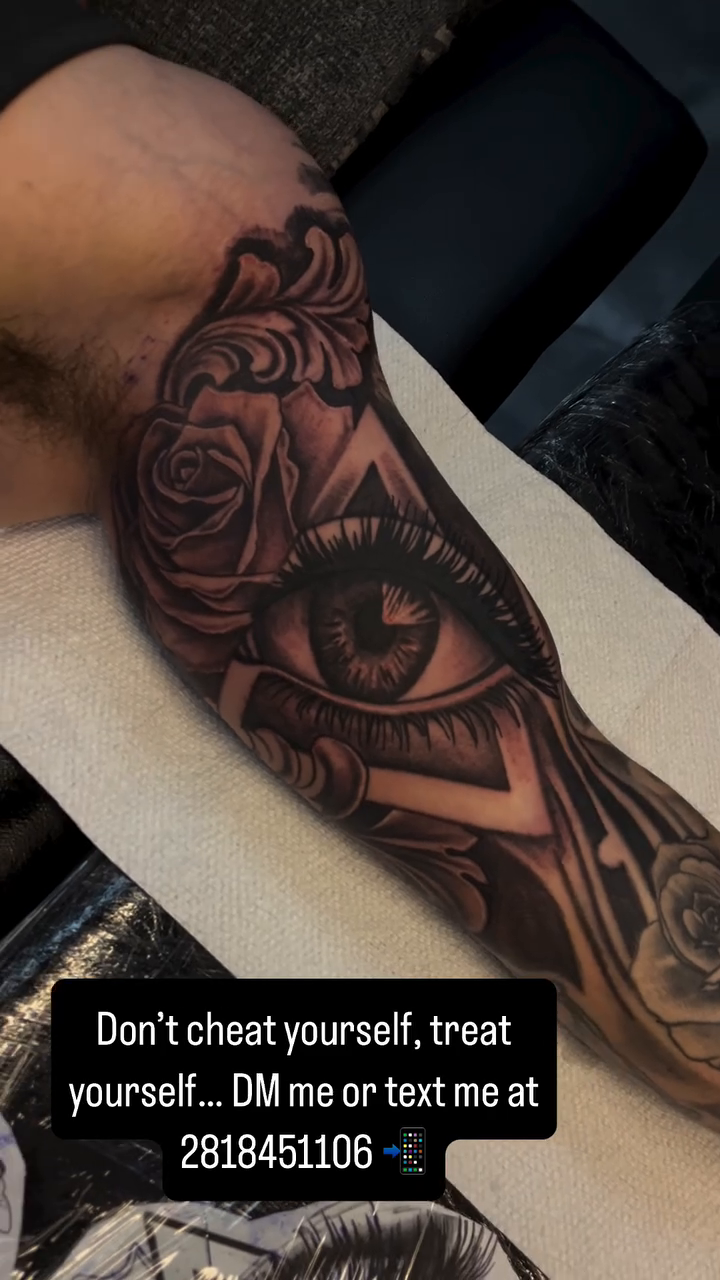 Tattoo by @tattoosbydee__ — black_and_grey, realism