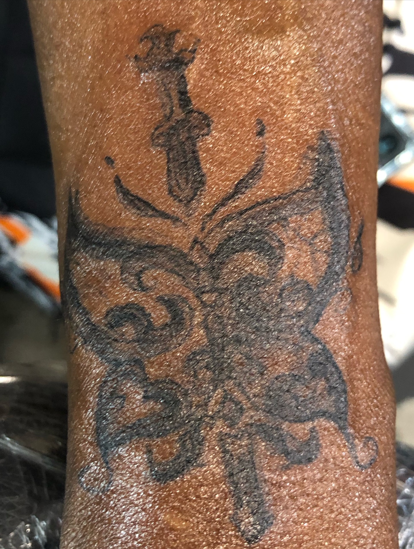 Tattoo by @mx.sweetteetatts โ black_and_grey