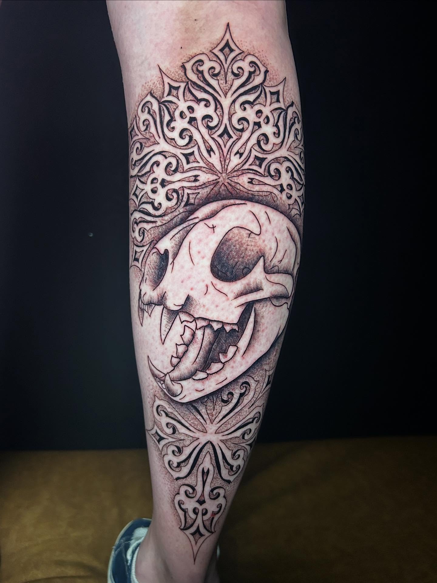 Tattoo by @kattoo_tattoo_ — black_and_grey, geometric