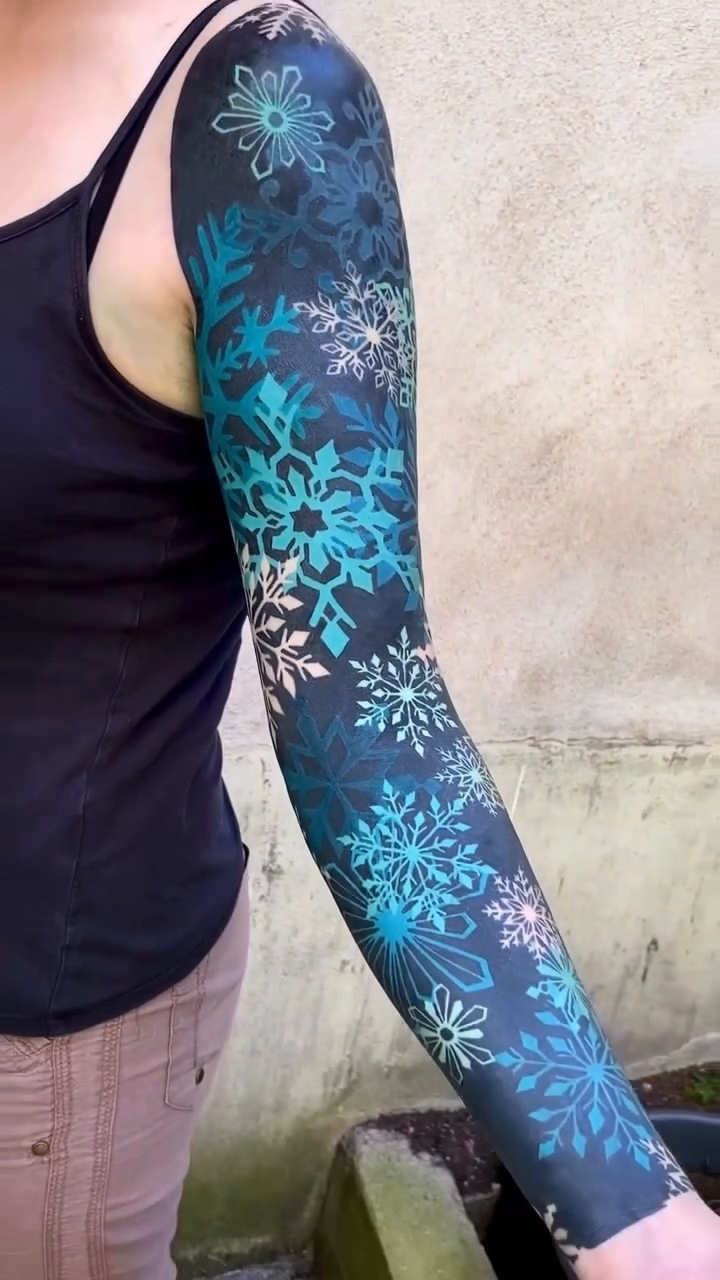 Tattoo by @maudemiel โ geometric, dotwork