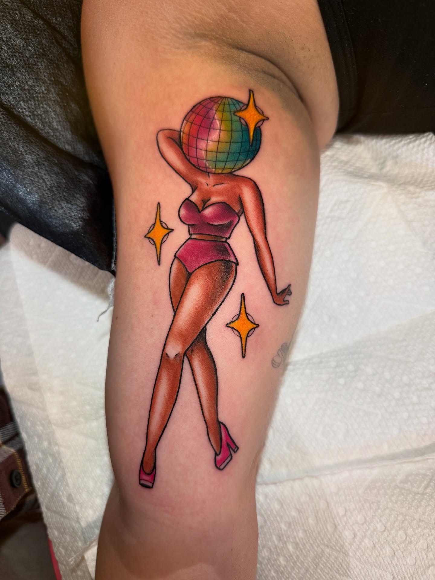 Tattoo by @lizzysmallzz — new_school, illustrative