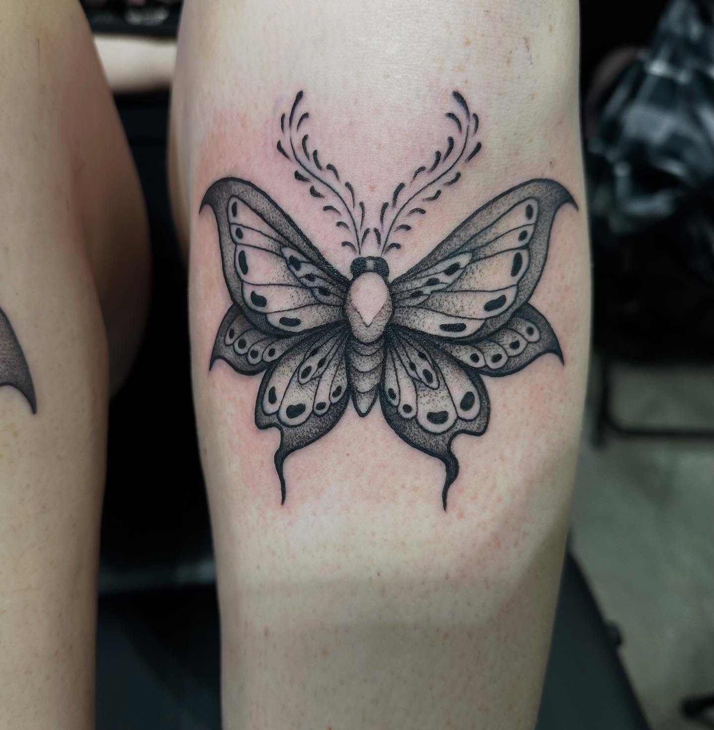 Tattoo by @bodyartbyali — dotwork