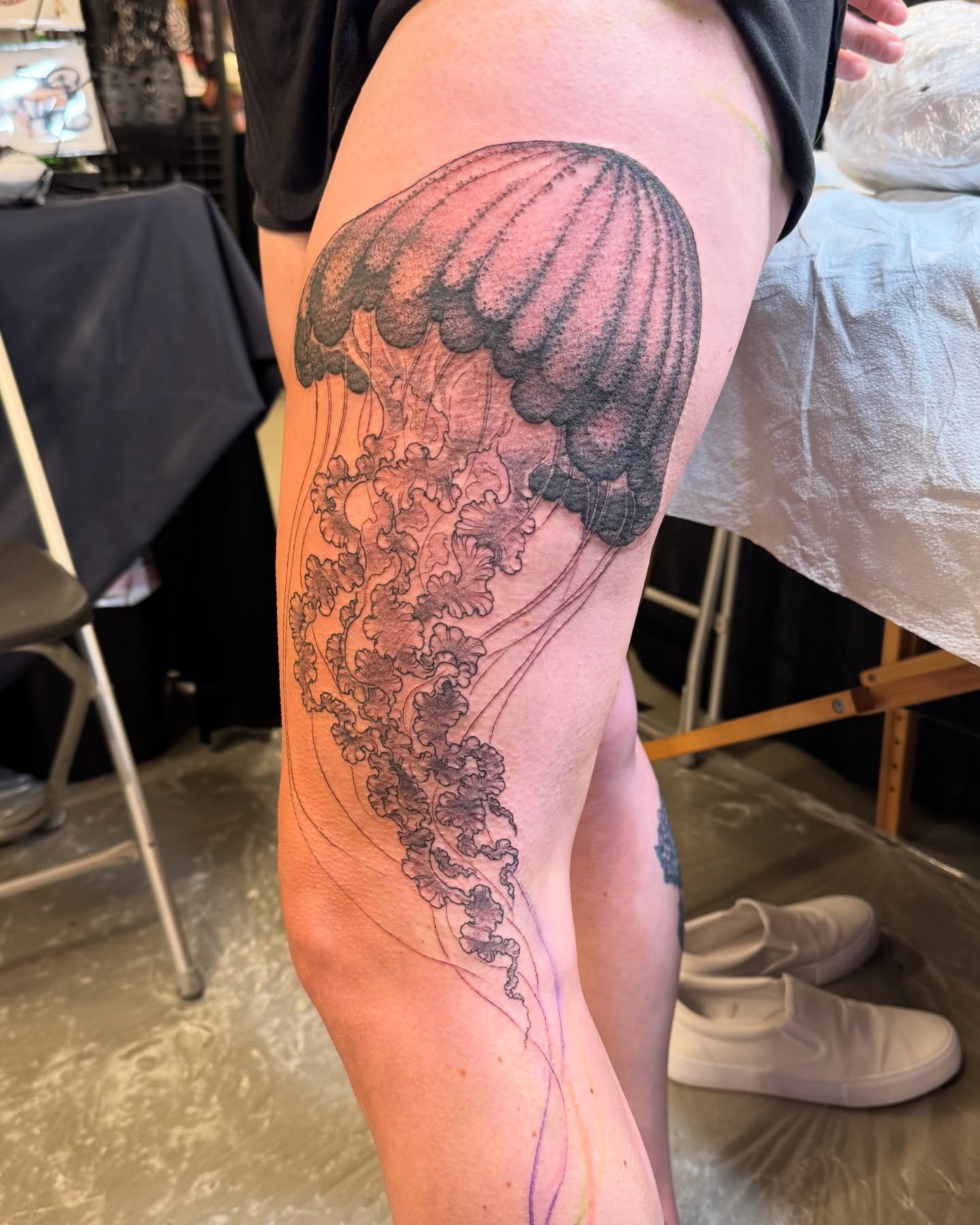 Jellyfish dotwork tattoo on the thigh by Rebeka Chase [Sobodacha]