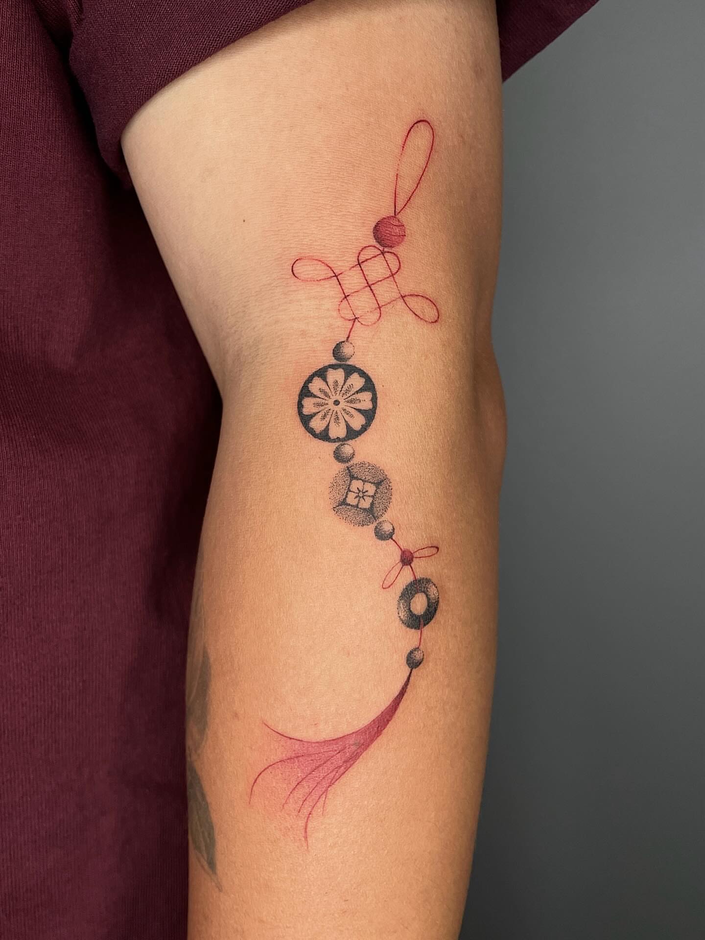 Beads and knot dotwork tattoo on the forearm by Thiên Hồ