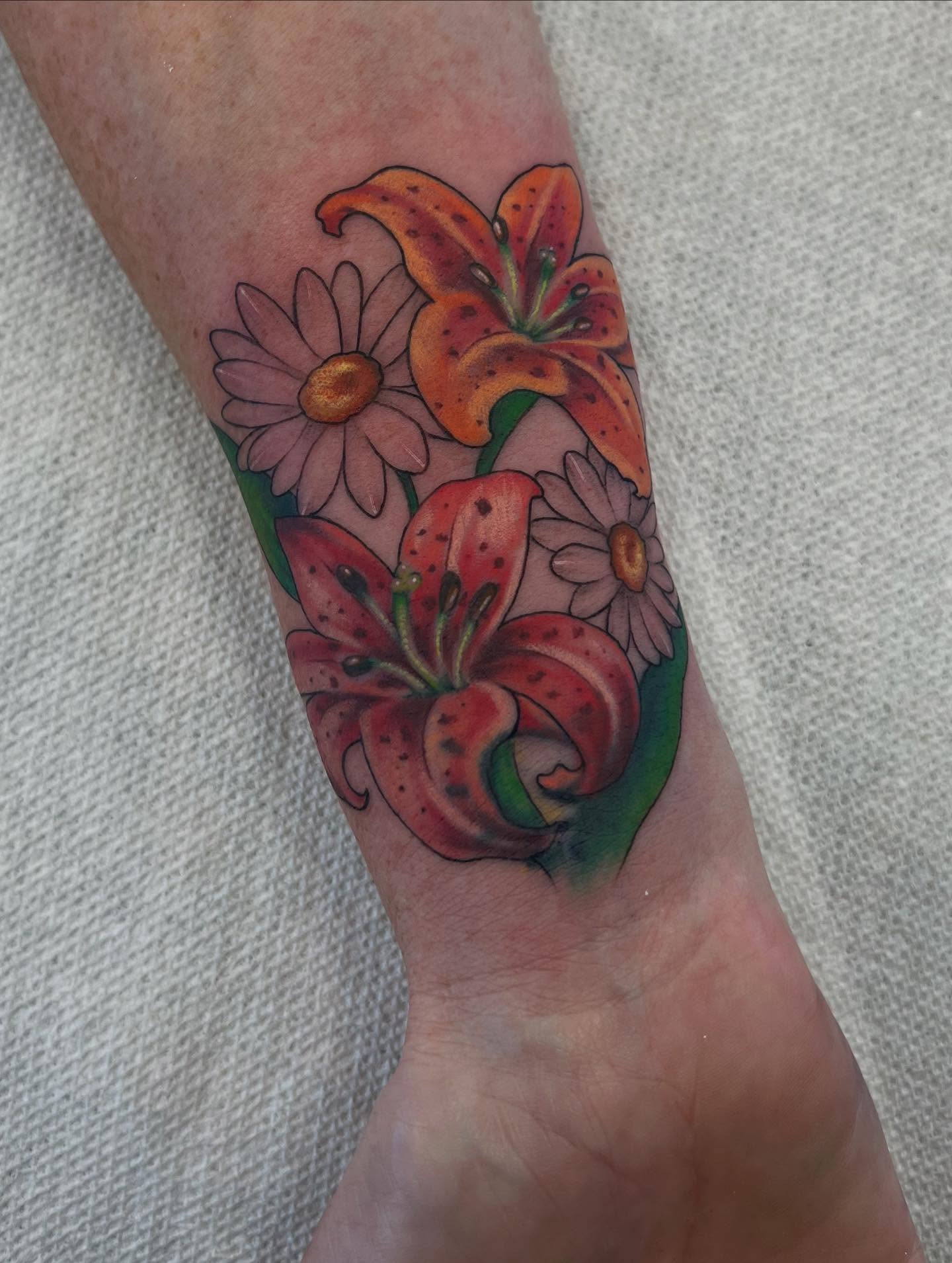 Tattoo by @lyndsink — realism