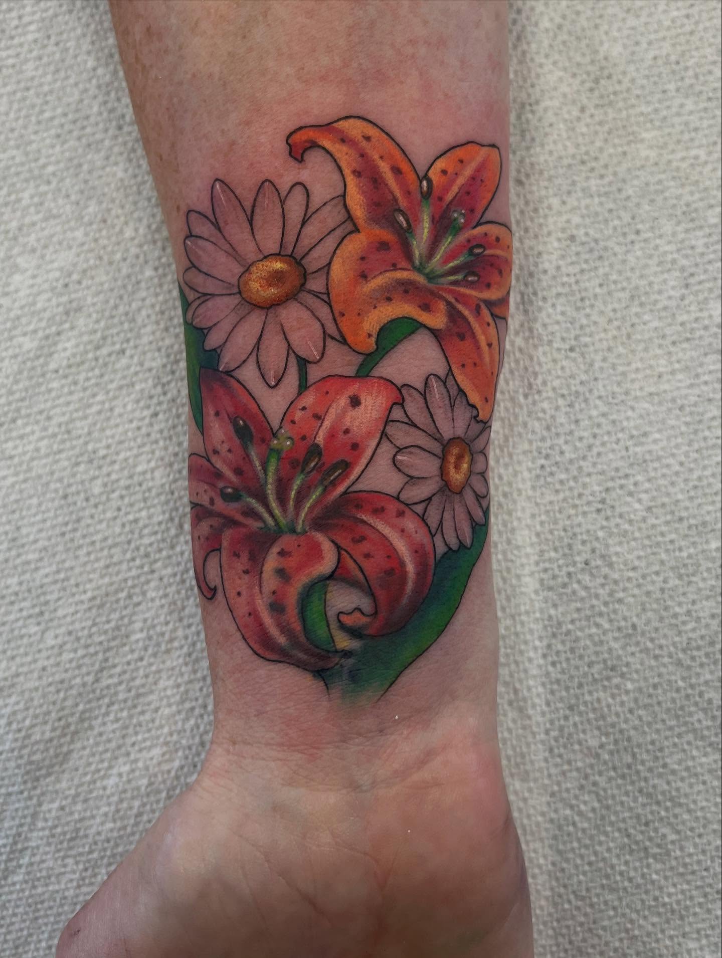 Tattoo by @lyndsink — realism