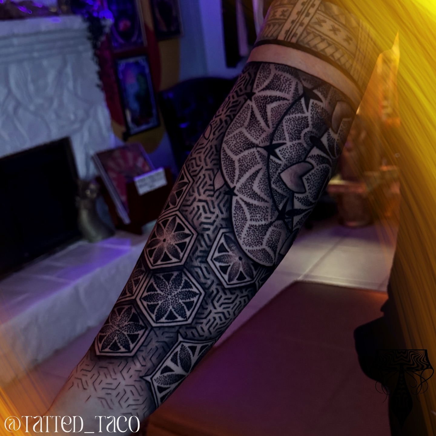 Geometric patterns dotwork tattoo on the forearm by Ray Arce๐