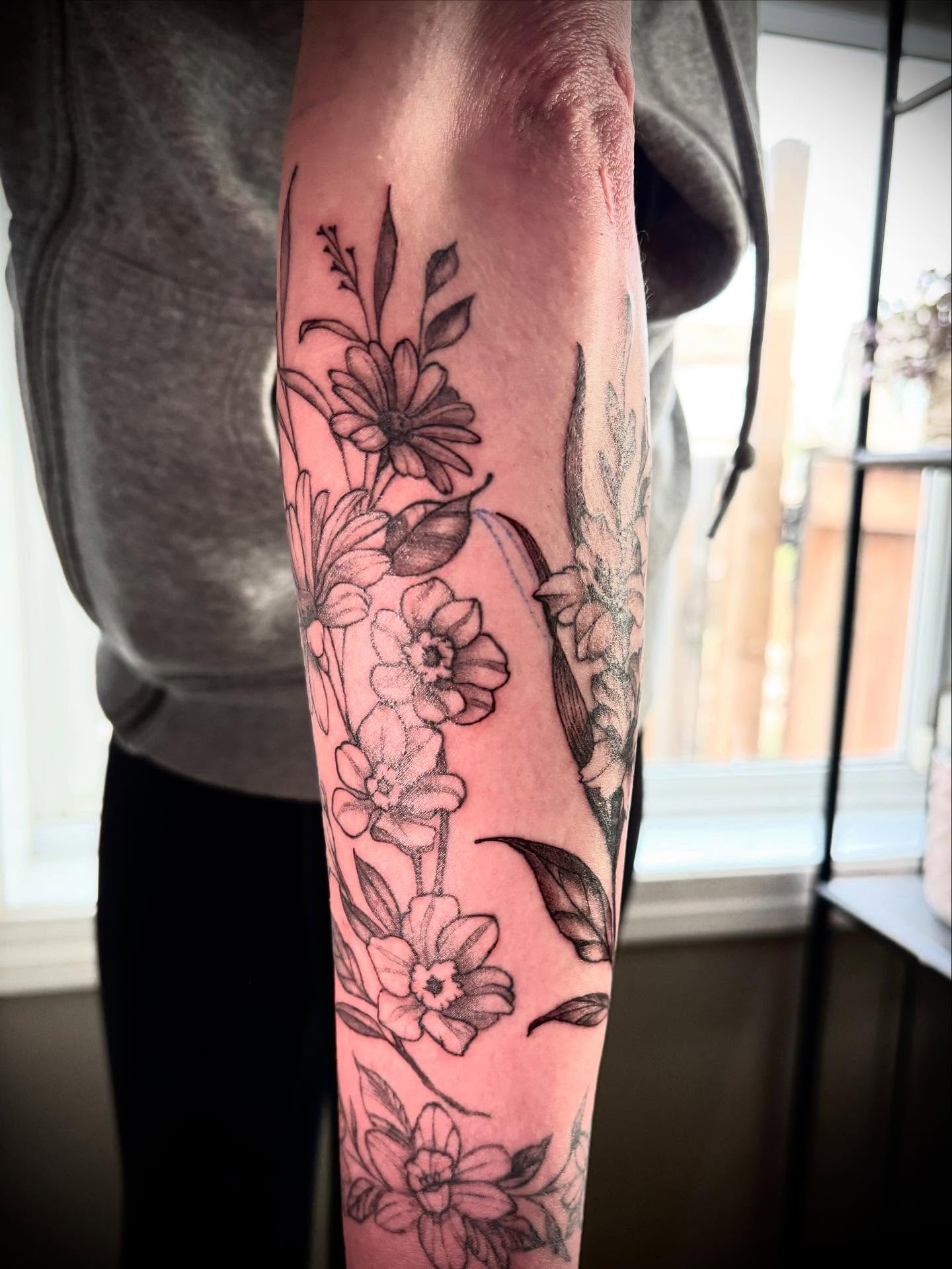 Tattoo by @persephoneink_ — black_and_grey
