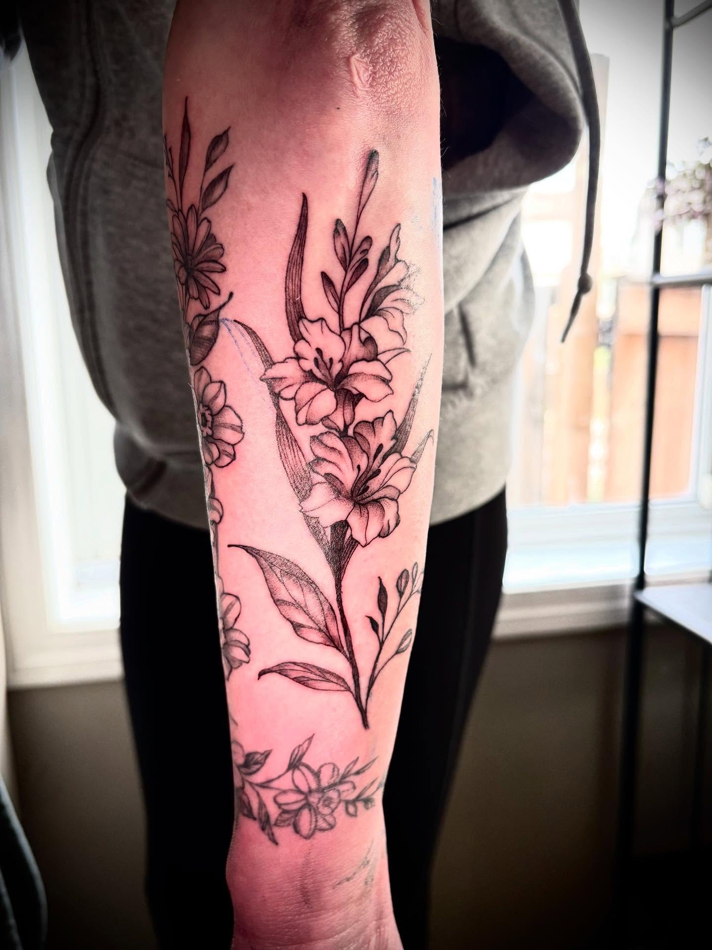 Tattoo by @persephoneink_ — black_and_grey