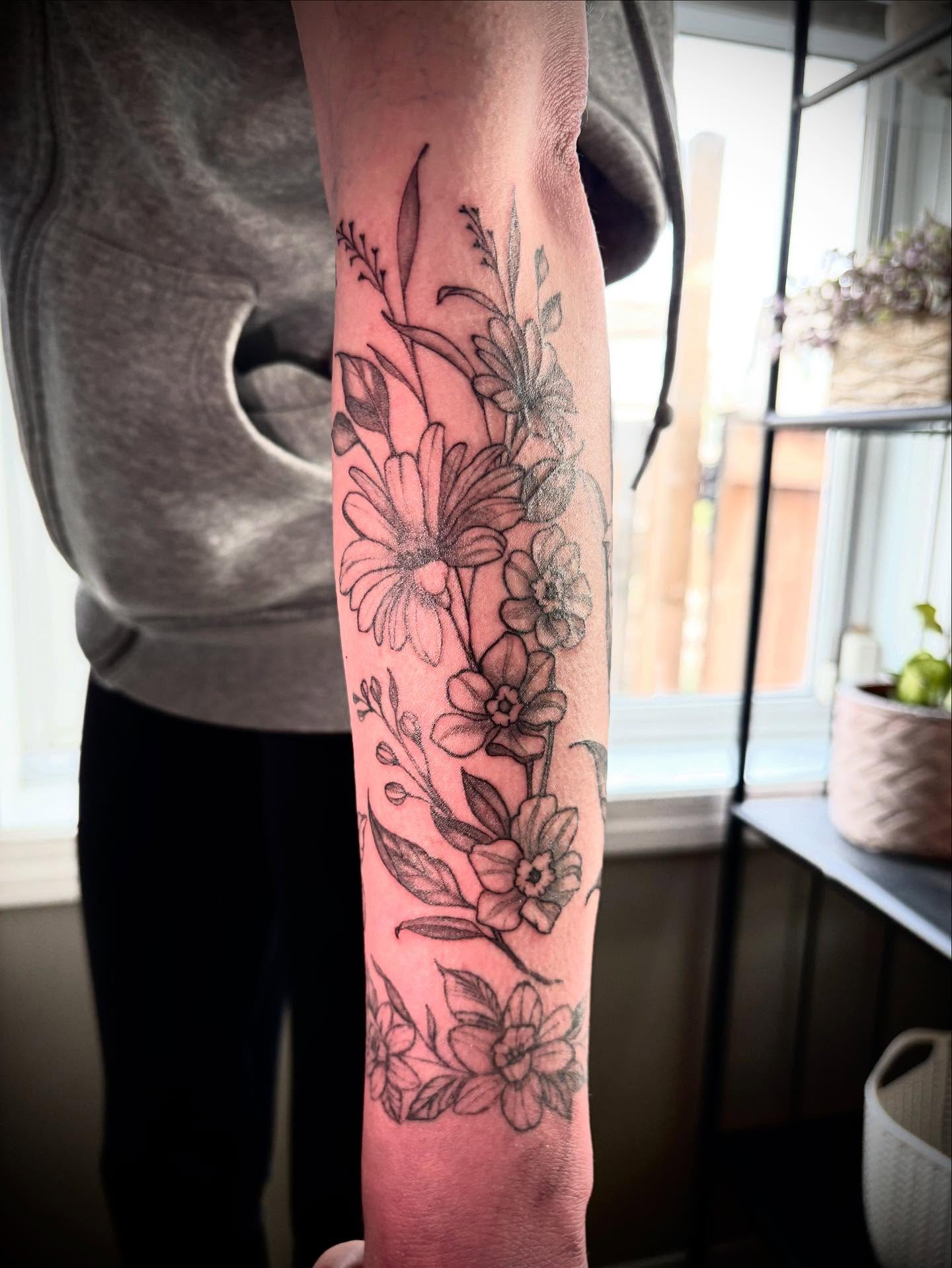 Tattoo by @persephoneink_ — black_and_grey