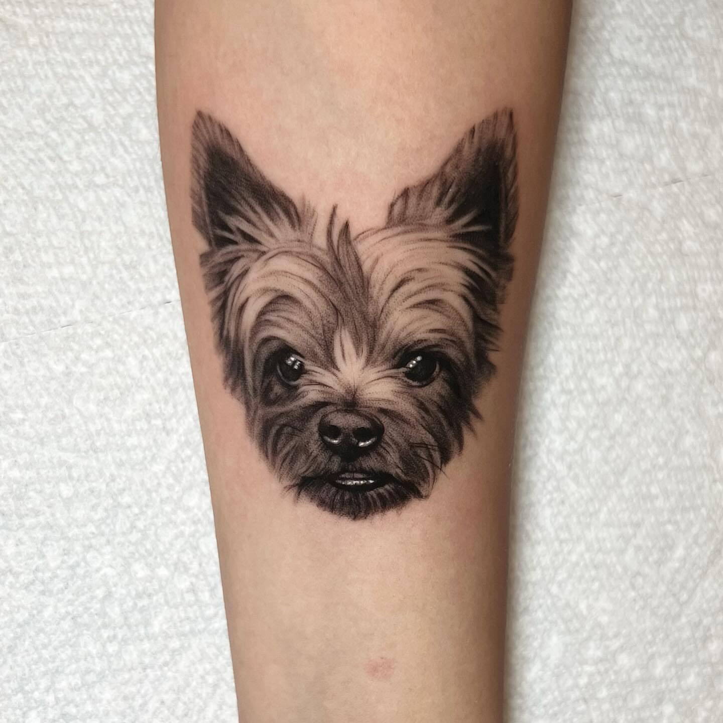 Tattoo by @ohmydarlingtattoos — realism