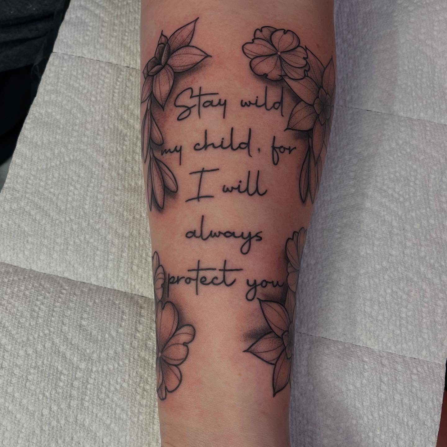 Tattoo by @ellmackk — black_and_grey