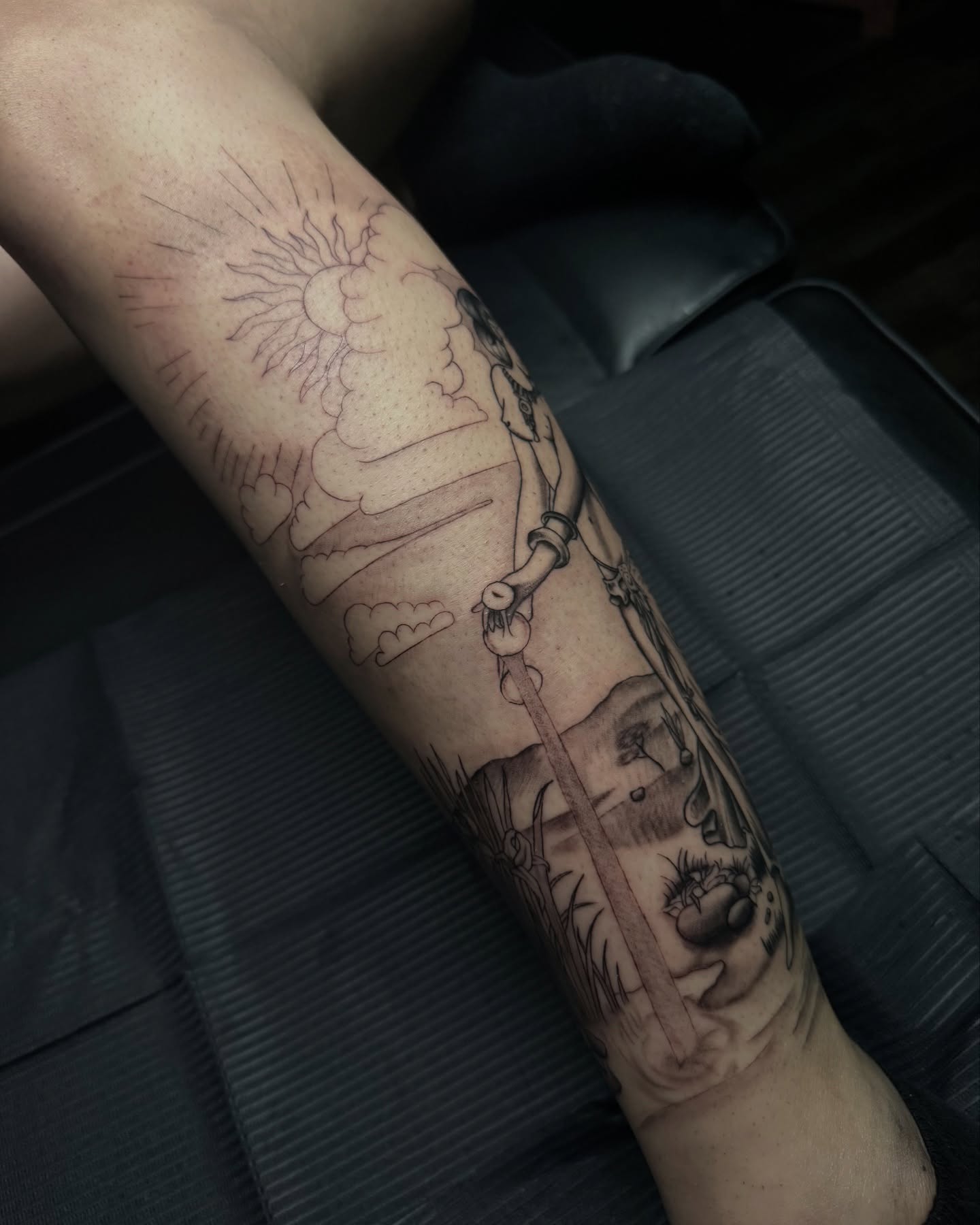 Astronaut and landscape realism tattoo on the forearm by 𝙰𝚛𝚕𝚒𝚗𝚐𝚝𝚘𝚗 𝚃𝚊𝚝𝚝𝚘𝚘 𝙰𝚛𝚝𝚒𝚜𝚝 ✴︎ 𝚝𝚊𝚝𝚜𝚇𝚟𝚊𝚕