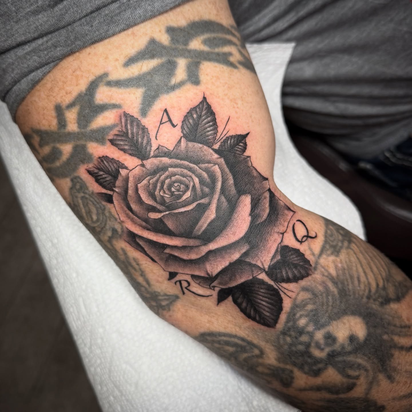 Tattoo by @guillermocrxzart — black_and_grey
