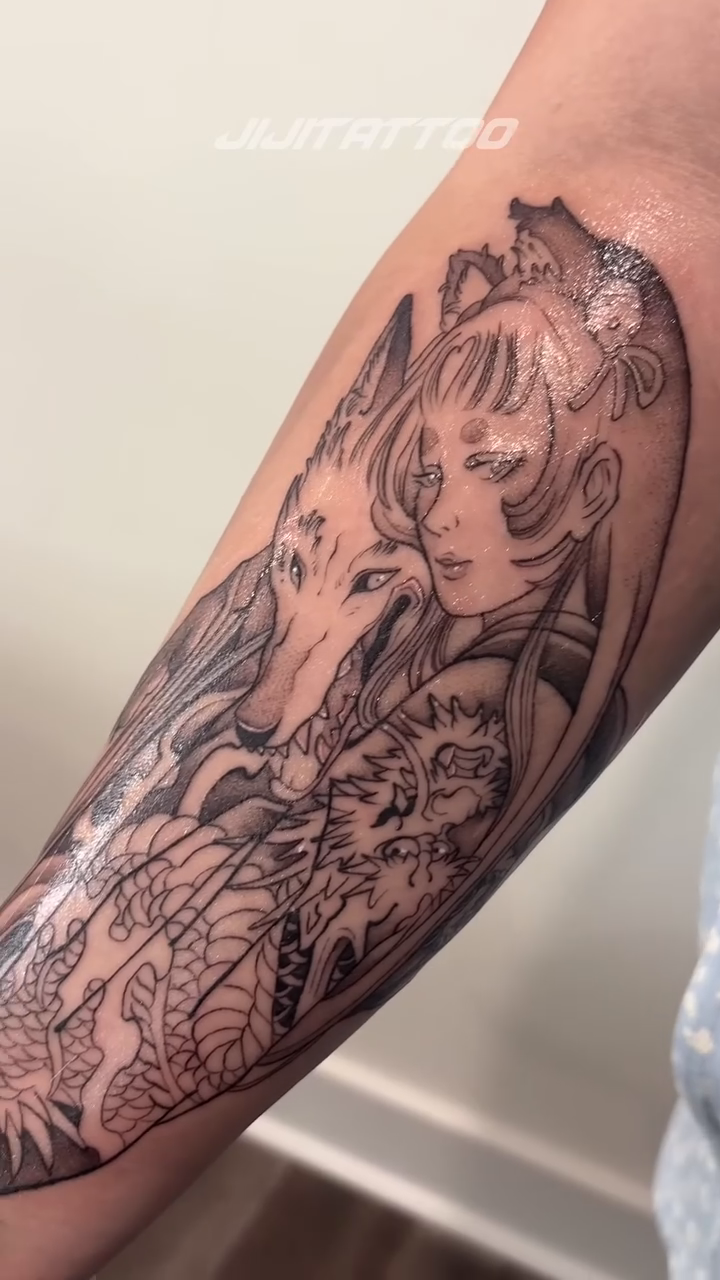 Woman with dragon and wolf japanese irezumi tattoo by 🇰🇷jijitattoo 🇺🇸