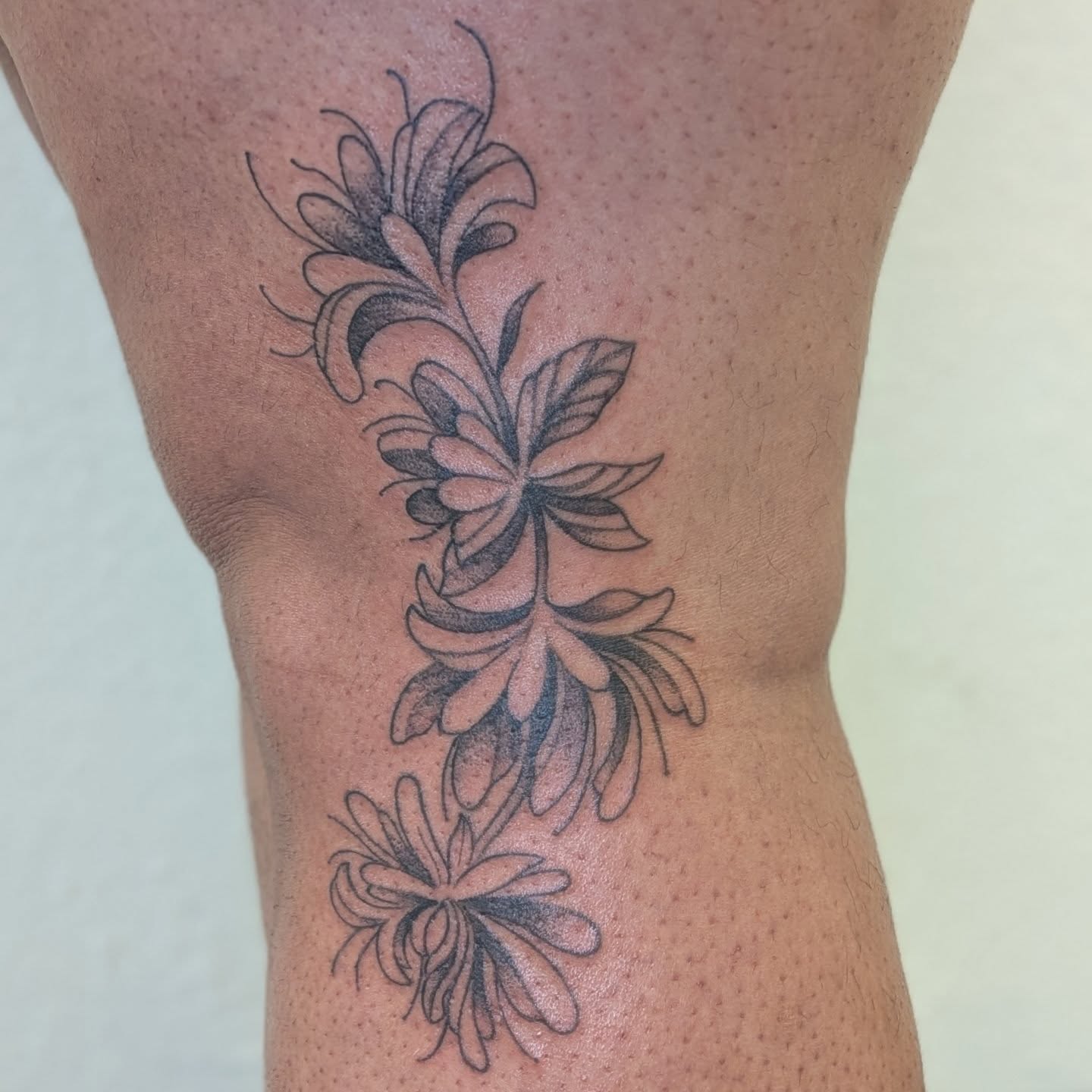 Tattoo by @fernewt — black_and_grey
