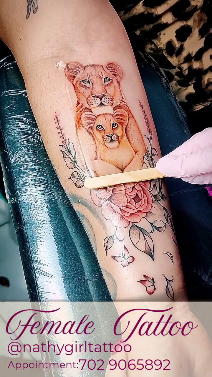 Lion family with roses realism tattoo by ๐๐ช๐ฝ๐ฑ๐ ๐๐ฒ๐ป๐ต ๐ฃ๐ช๐ฝ๐ฝ๐ธ๐ธ
