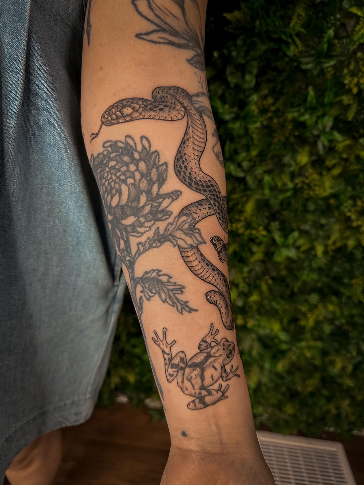 Tattoo by @rachtats โ black_and_grey