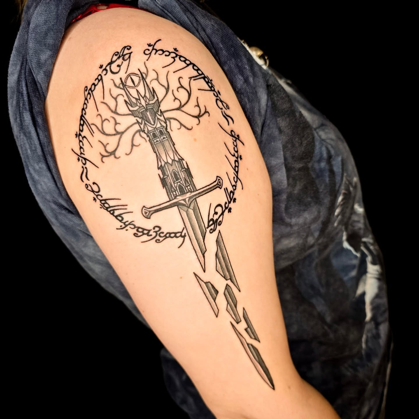 Tattoo by @makluvintattoos — black_and_grey