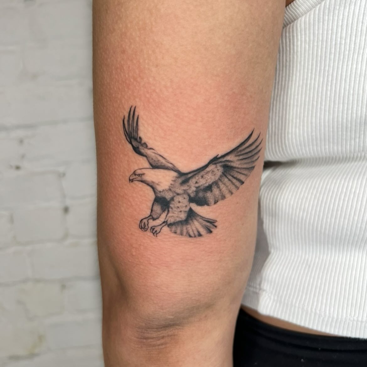 Tattoo by @robbwilsontattoos — black_and_grey