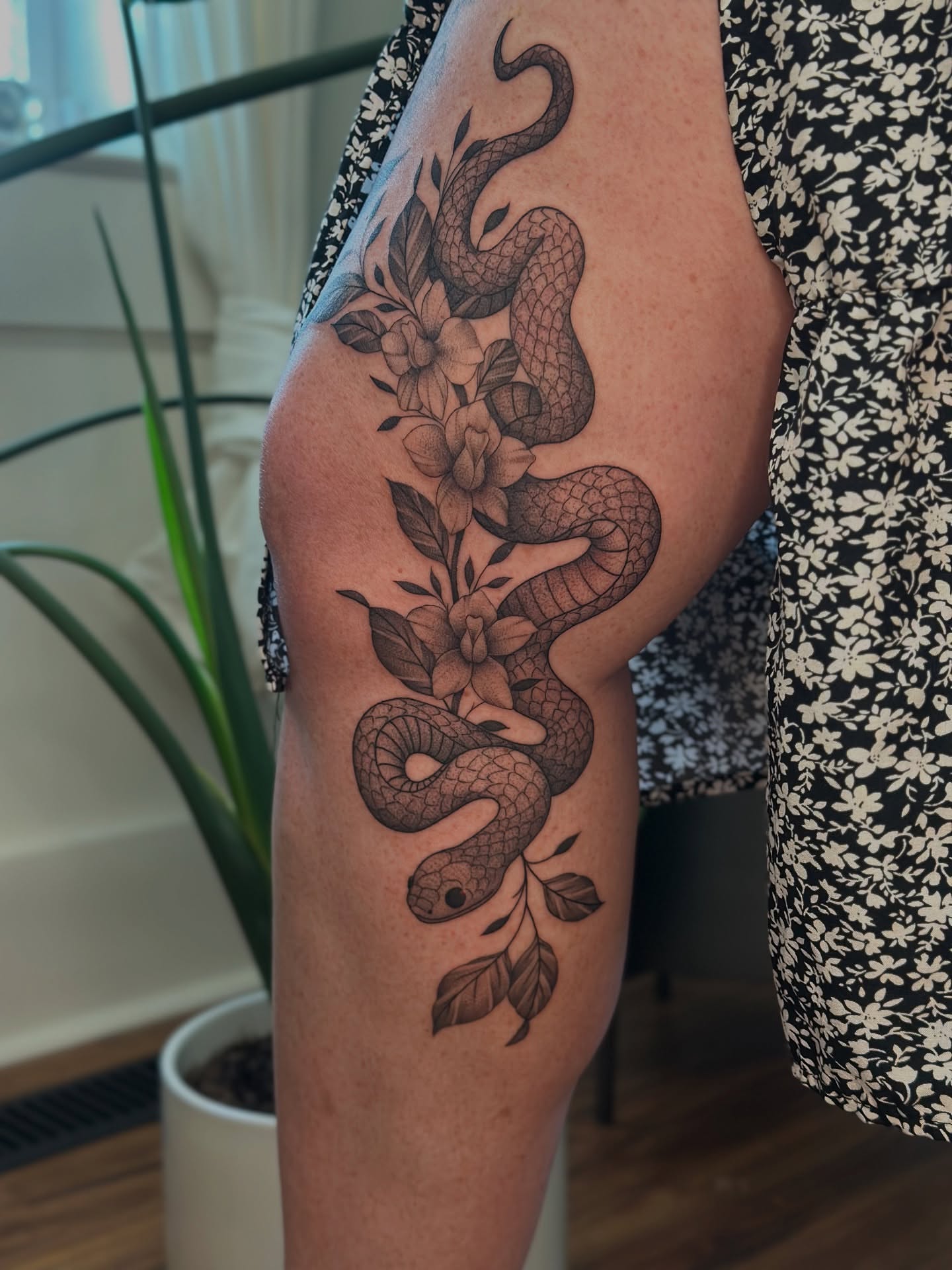 Tattoo by @vreevestattoo โ black_and_grey
