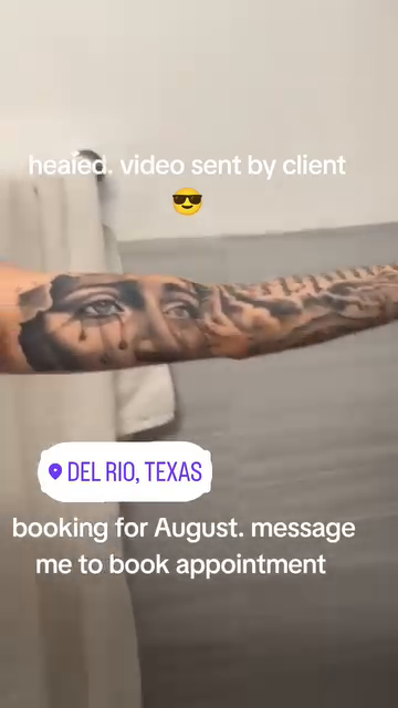 Eyes and script realism tattoo by Efren Del Rio