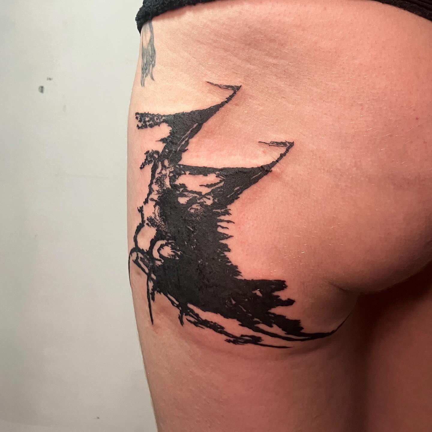 Dragon black and grey tattoo on the thigh by @godsfirmgrip